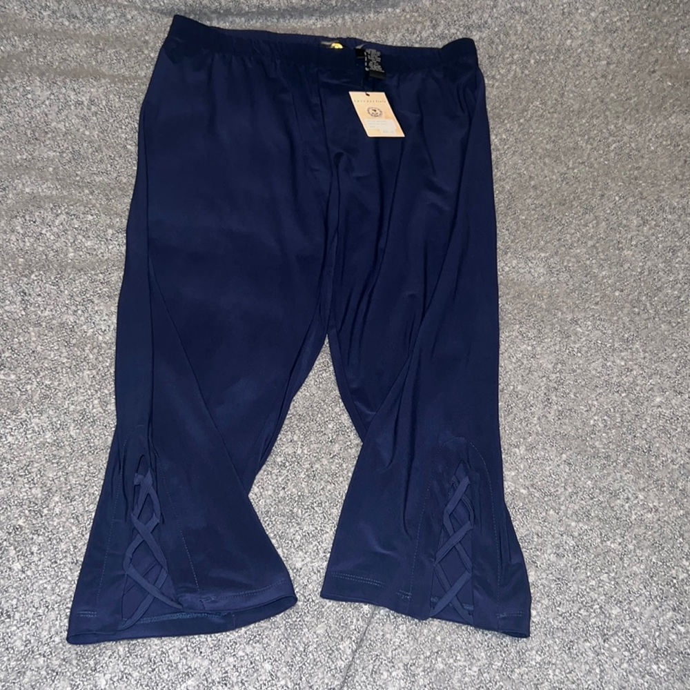 Navy blue Capri pull up for women